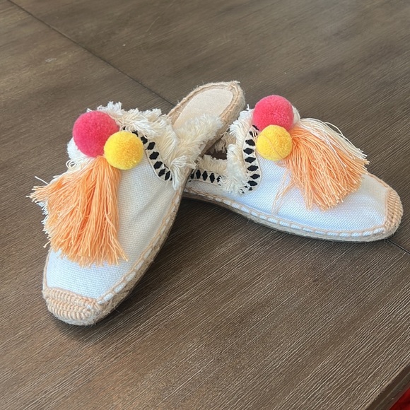 POM & Tassels flat Espadrille NEW Size 8 - Picture 2 of 5